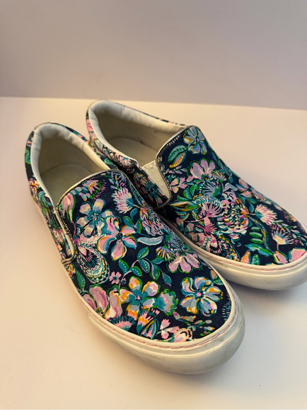 Lilly Pulitzer Slip On Sneakers High Tide Navy She's Got Sole Size 9